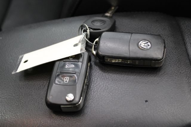 Used 2013 Volkswagen Eos Executive FWD image 13