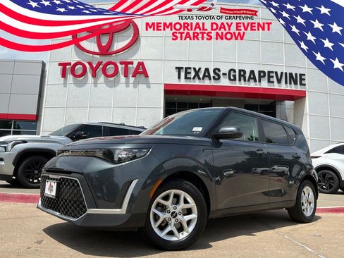 Used 2025 Kia Soul LX w/ LX Technology Package FWD image 1