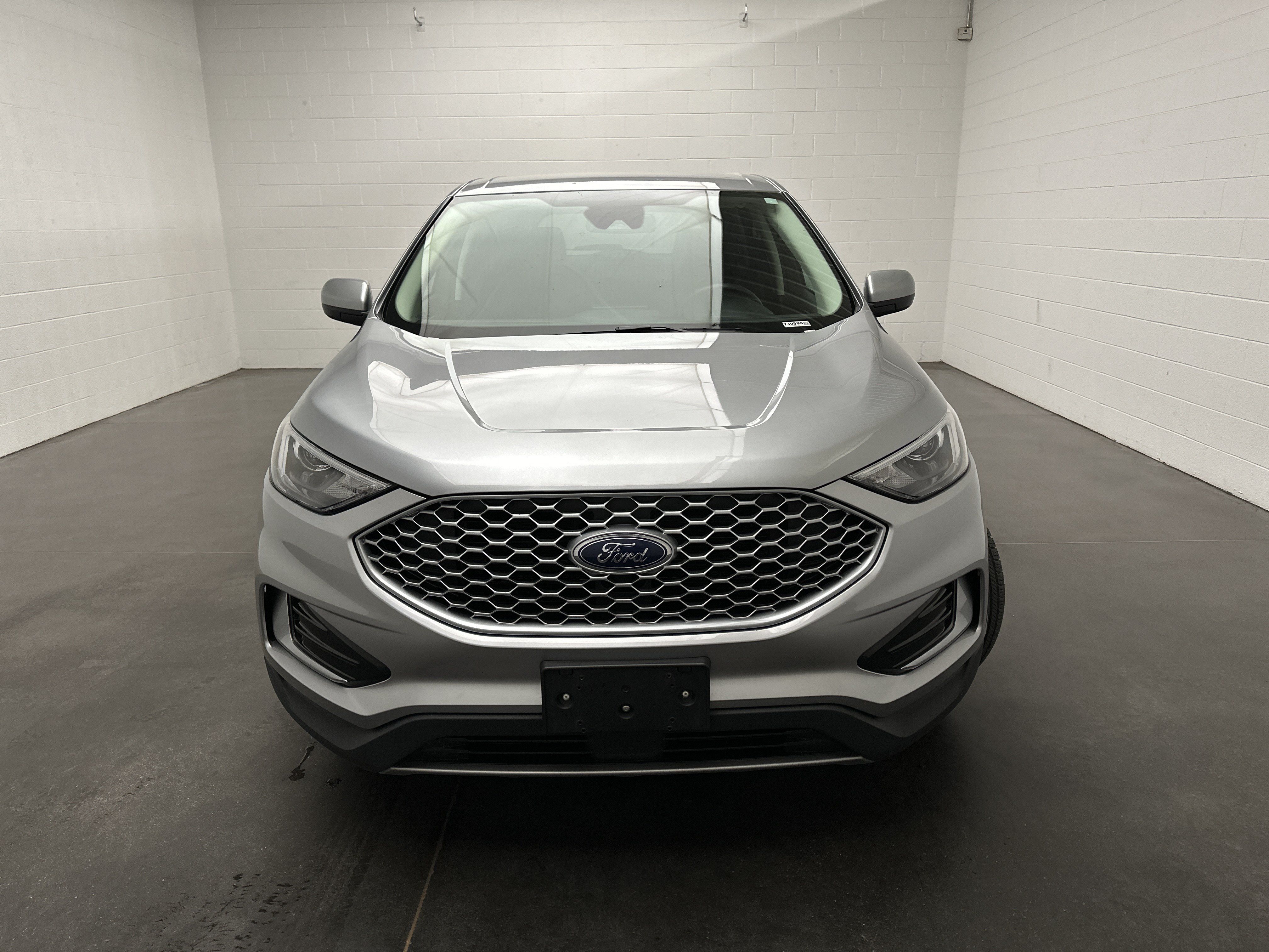 Used 2024 Ford Edge SEL AWD/4WD image 3