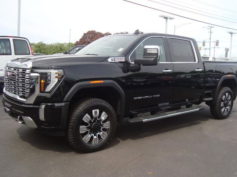 Certified 2025 GMC Sierra 2500 Denali w/ Denali Reserve Package AWD/4WD image 1