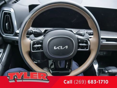 Used 2025 Kia Sorento SX Prestige w/ Olive Brown Leather Package AWD/4WD image 28