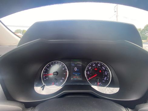 Used 2020 Toyota RAV4 LE w/ Carpet Mat Package AWD/4WD image 16