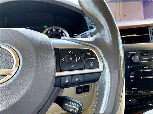 Used 2017 Lexus LX 570 4WD w/ Luxury Package image 19