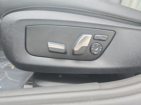 Used 2019 BMW 530i xDrive w/ Convenience Package image 27