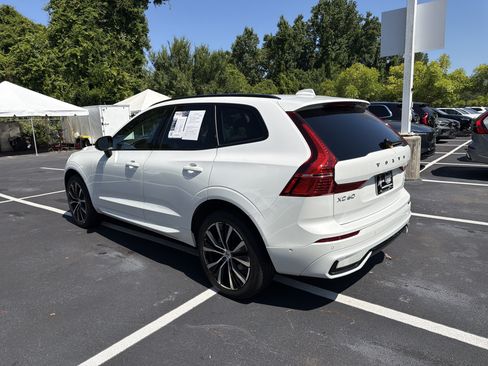 Certified 2024 Volvo XC60 B5 Plus AWD/4WD image 8