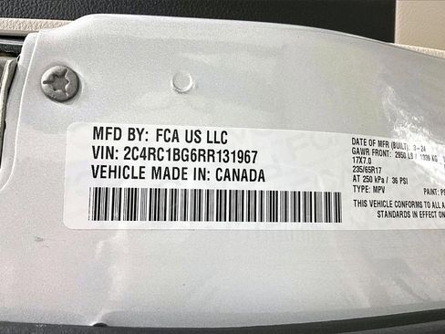 Used 2024 Chrysler Pacifica Touring-L image 20