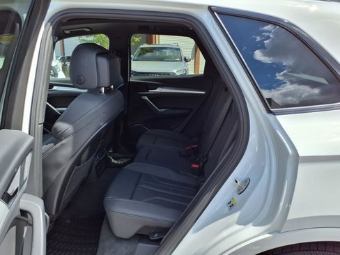 Certified 2025 Audi Q5 2.0T Premium w/ Convenience Plus Package image 12