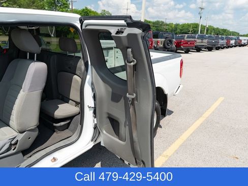 Used 2018 Nissan Frontier S RWD image 14