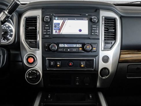 Used 2017 Nissan Titan SL AWD/4WD image 25