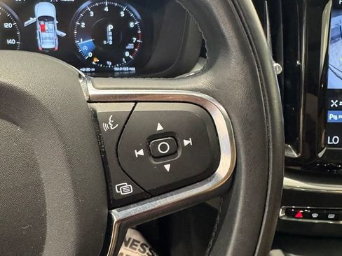 Used 2019 Volvo XC60 T5 Momentum w/ Multimedia Package AWD/4WD image 33