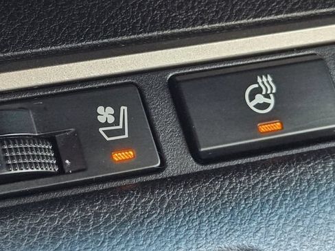 Used 2014 Lexus ES 350 w/ Luxury Package FWD image 13