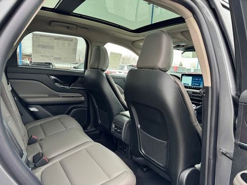 New 2026 Lincoln Corsair Premiere image 10