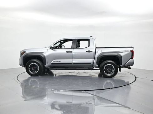 Used 2024 Toyota Tacoma TRD Off-Road AWD/4WD image 8