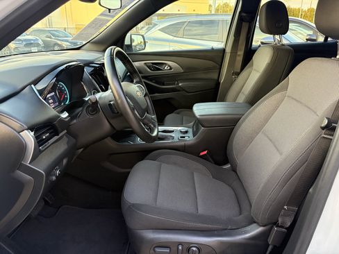 Used 2023 Chevrolet Traverse LT FWD image 10