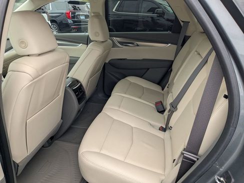 Used 2021 Cadillac XT5 Premium Luxury FWD image 13