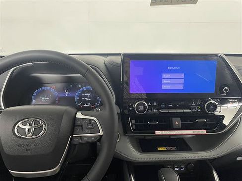 New 2026 Toyota Highlander Limited AWD/4WD image 16