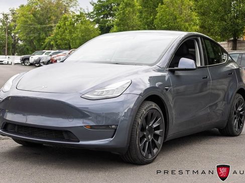Used 2023 Tesla Model Y Long Range AWD/4WD image 13