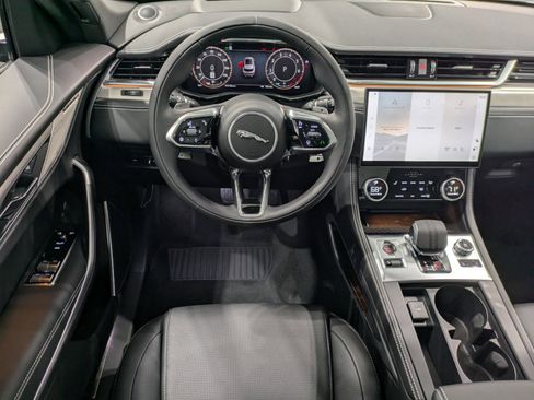 New 2026 Jaguar F-PACE R-Dynamic S image 10