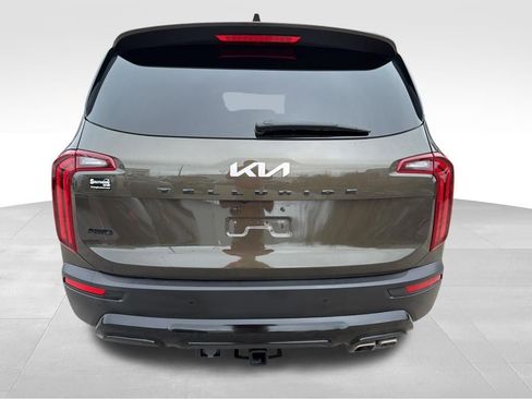 Used 2022 Kia Telluride EX w/ EX Premium Package image 4