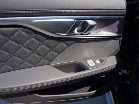 Used 2025 BMW M8 Competition w/ M Carbon Exterior Package AWD/4WD image 9