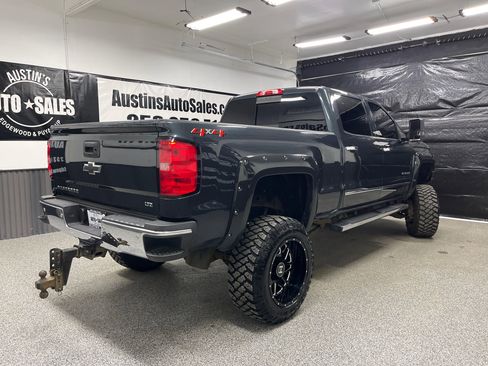 Used 2019 Chevrolet Silverado 2500 LTZ w/ Duramax Plus Package image 3