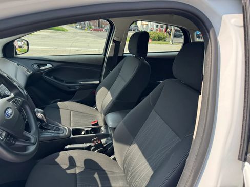 Used 2017 Ford Focus SE FWD image 24