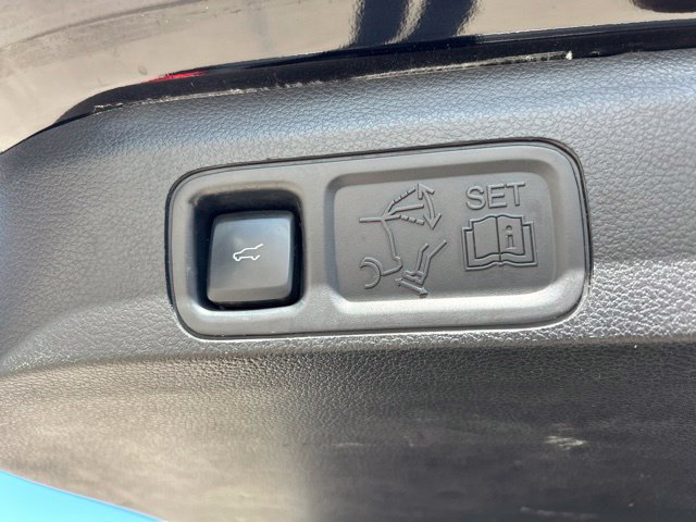 Used 2020 Ford Expedition Max XLT w/ Equipment Group 202A AWD/4WD image 14