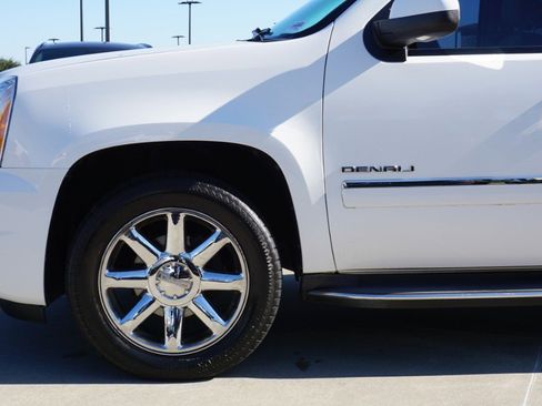 Used 2012 GMC Yukon XL Denali image 10