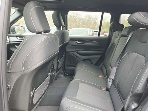 New 2026 Jeep Grand Cherokee Laredo X image 15