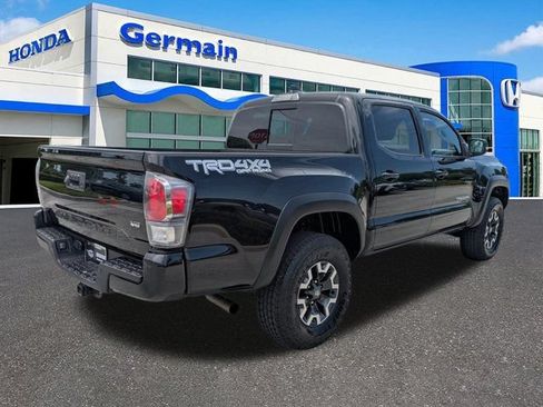 Used 2023 Toyota Tacoma TRD Off-Road w/ Technology Package AWD/4WD image 5