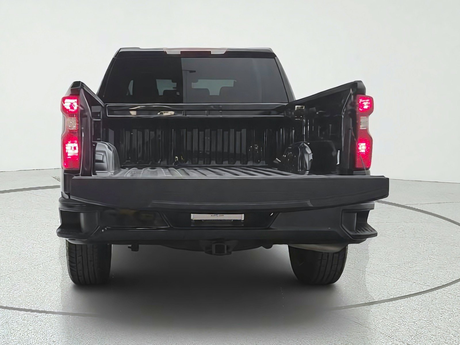 Used 2024 Chevrolet Silverado 1500 LT AWD/4WD image 6