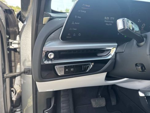 Certified 2025 Cadillac Lyriq Luxury RWD image 32
