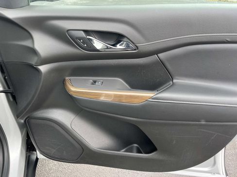 Used 2019 GMC Acadia SLE image 25