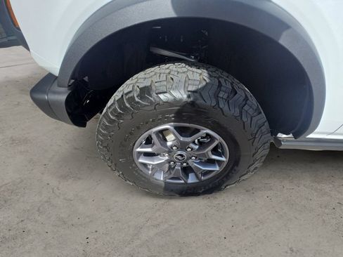 Used 2025 Ford Bronco Badlands AWD/4WD image 9