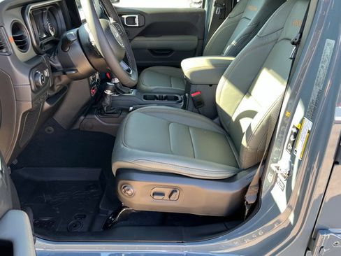 New 2026 Jeep Gladiator Mojave AWD/4WD image 16