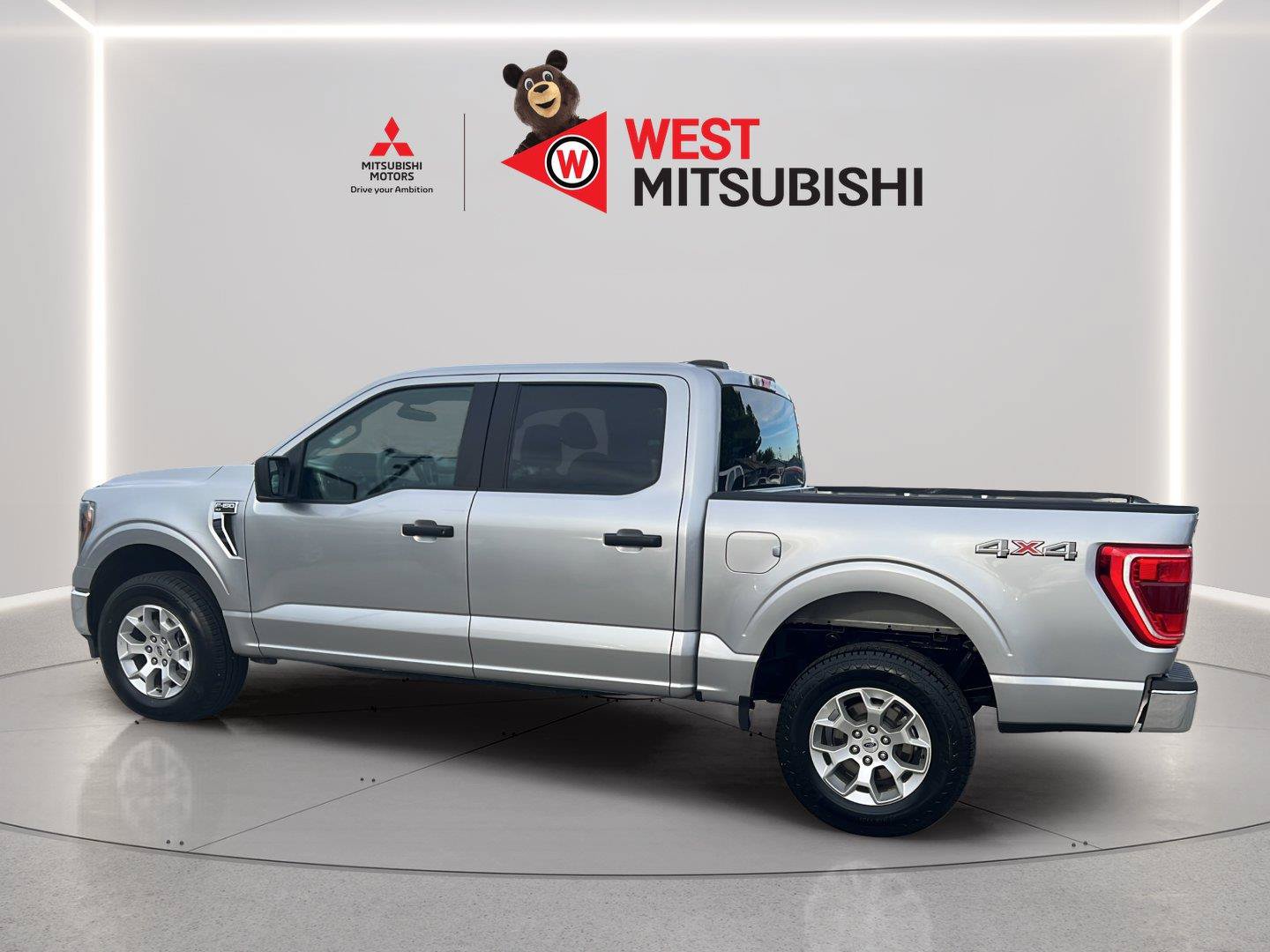 Used 2023 Ford F150 XLT AWD/4WD image 3
