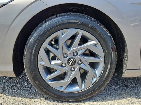 Used 2024 Hyundai Elantra SEL FWD image 8
