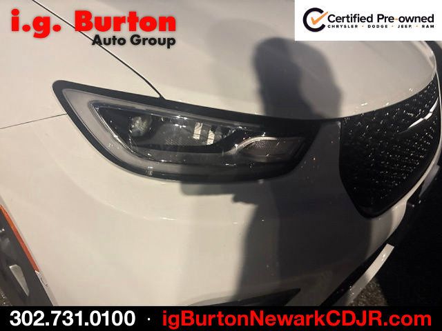 Used 2026 Chrysler Pacifica Select w/ S Appearance Package FWD image 3