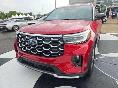 Used 2026 Ford Explorer Platinum RWD image 3