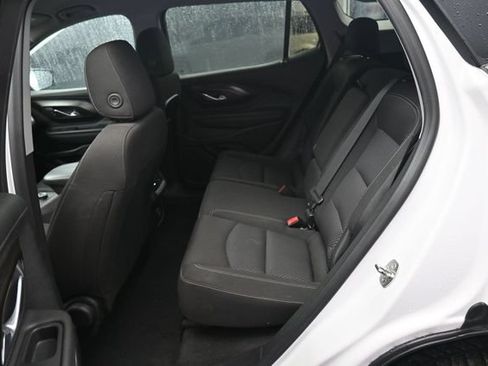 Used 2024 GMC Terrain SLE AWD/4WD image 11