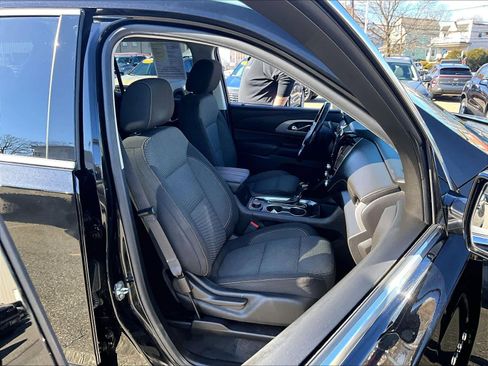 Used 2019 Chevrolet Traverse LT image 11