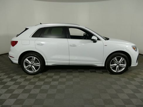 Used 2024 Audi Q3 2.0T Premium AWD/4WD image 31