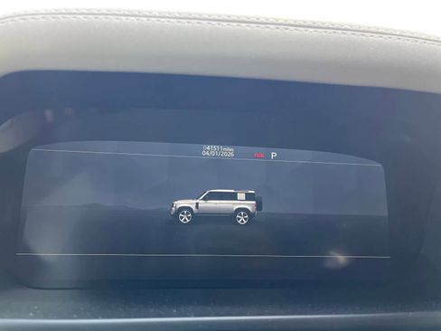 Used 2022 Land Rover Defender 110 SE image 6