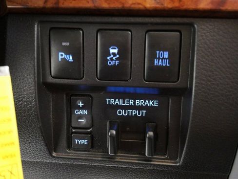 Used 2016 Toyota Tundra 1794 Edition image 28