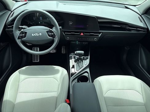 New 2025 Kia Niro EX Touring image 20