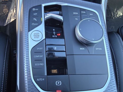 New 2026 BMW 330i Sedan w/ Convenience Package image 17