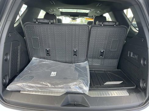 Certified 2025 Chevrolet Tahoe High Country image 11