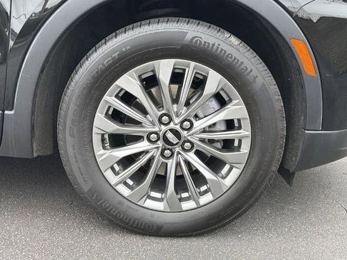 Used 2025 Cadillac XT4 Premium Luxury w/ Technology Package FWD image 12