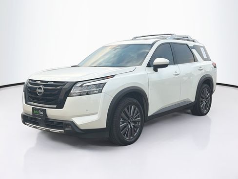 Used 2023 Nissan Pathfinder SL w/ SL Premium Package AWD/4WD image 3