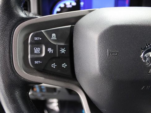 Used 2023 Ford Bronco Badlands image 18